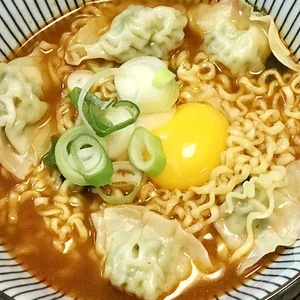 취영루수라간물만두
